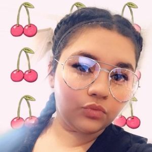 Meet your Posher, Maya